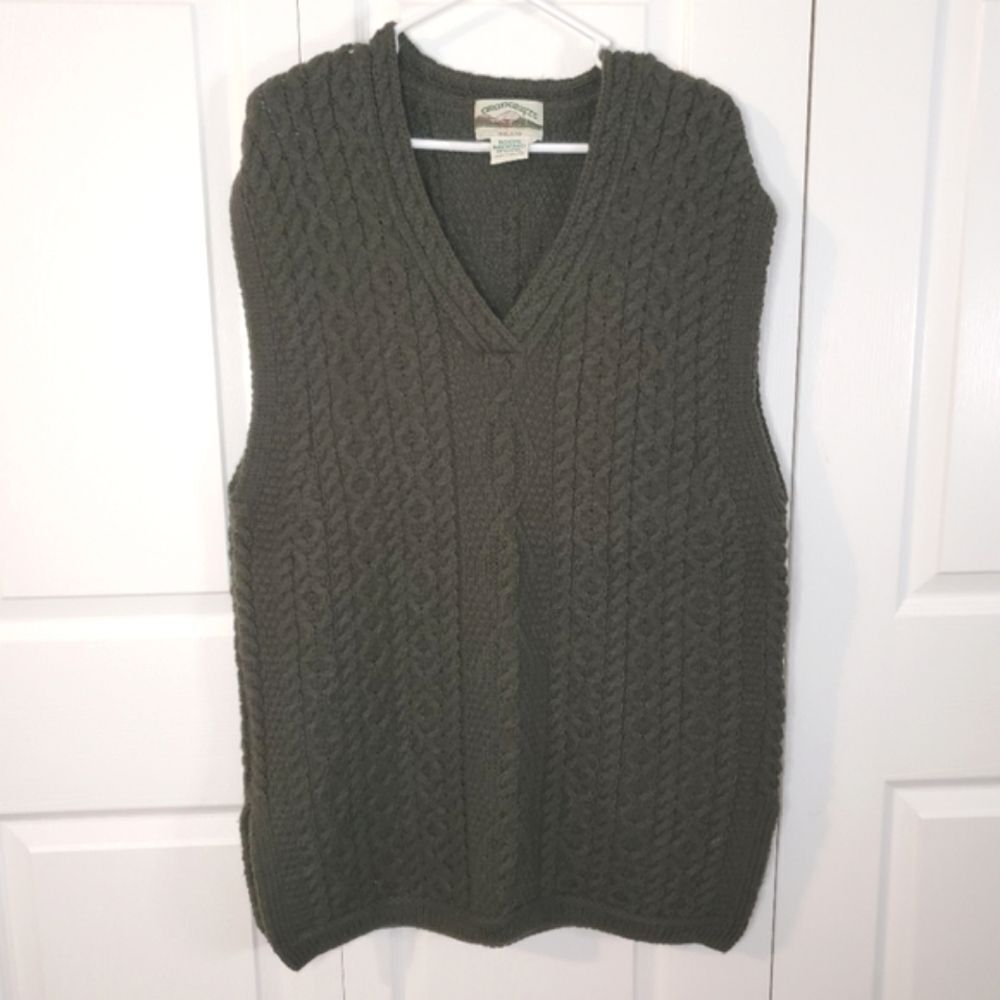 Vintage Aran Crafts Ireland 100% Merino Wool Made in Ireland Cableknit Sweater